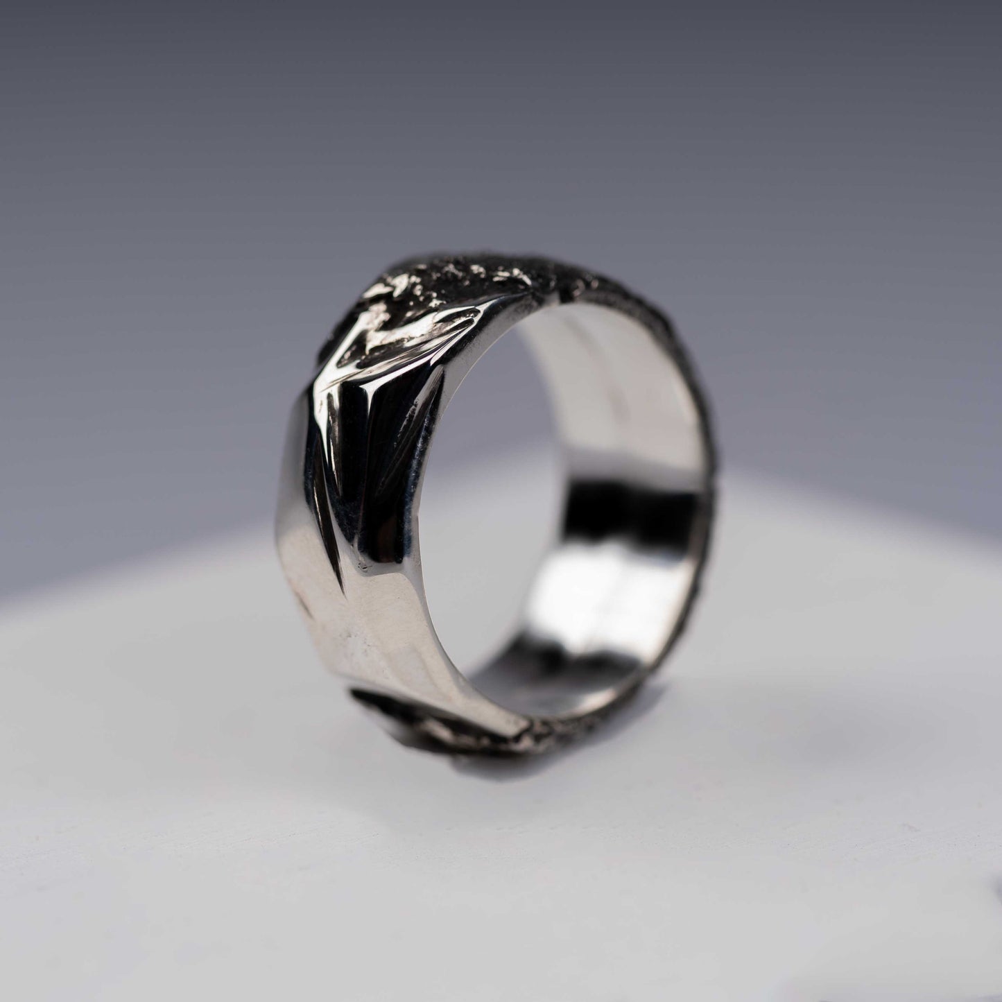 Broken But Beautiful Anillo